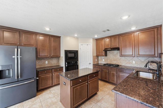 6715 Arlington Drive, Manvel, TX 77578