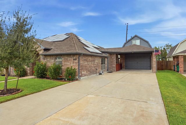 6715 Arlington Drive, Manvel, TX 77578