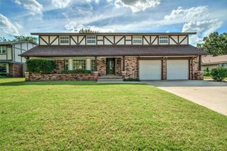 8805 Salsbury Lane, Oklahoma City, OK 73132