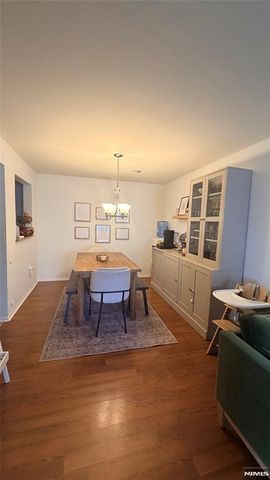 2098 Francis Court 2098, Mahwah, NJ 07430