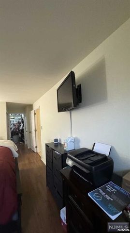 2098 Francis Court 2098, Mahwah, NJ 07430