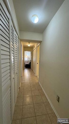 2098 Francis Court 2098, Mahwah, NJ 07430