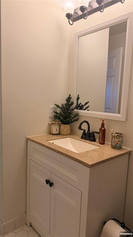 2098 Francis Court 2098, Mahwah, NJ 07430