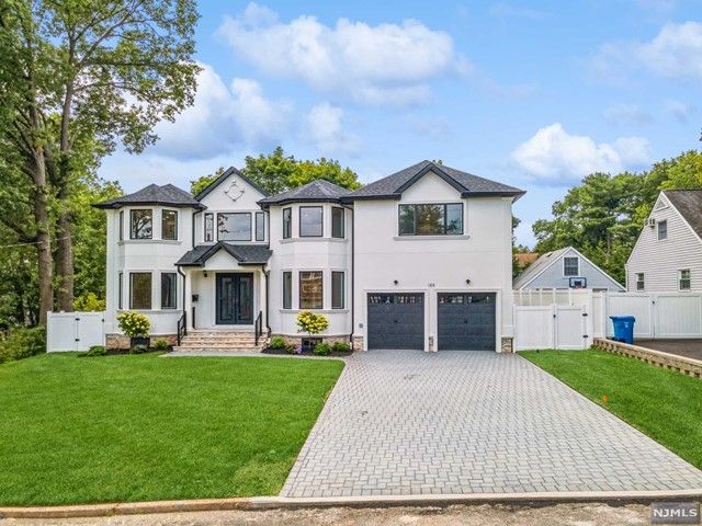 188 Hebberd Avenue, Paramus, NJ 07652