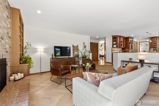 13022 205th Place SE, Issaquah, WA 98027