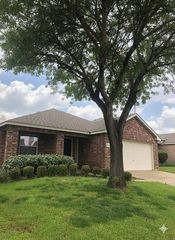4625 Indian Rock Drive, Fort Worth, TX 76244