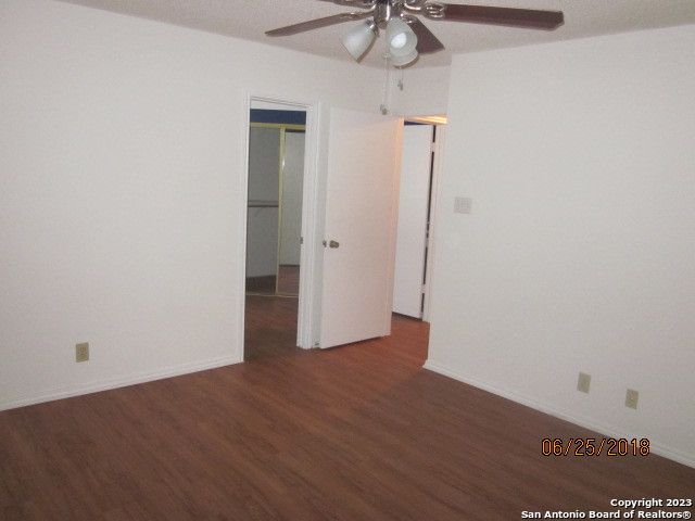 2801 Hillview Ln, Schertz, TX 78154
