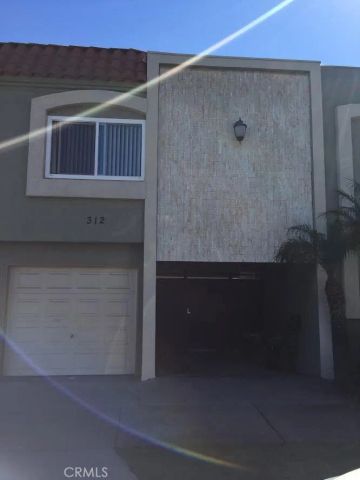 312 10th Street E, Huntington Beach, CA 92648