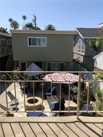 312 10th Street E, Huntington Beach, CA 92648