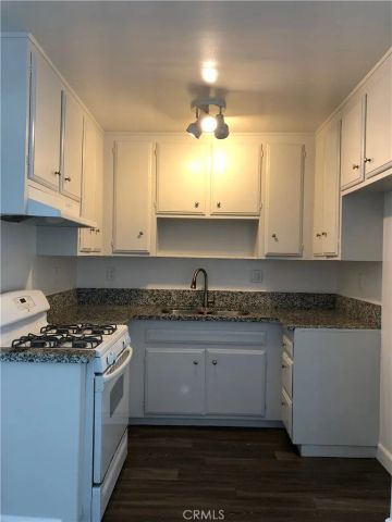 312 10th Street E, Huntington Beach, CA 92648