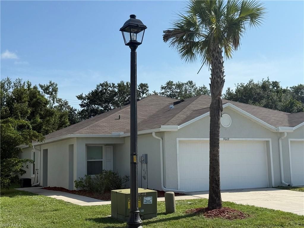 9069 Aegean CIR, Lehigh Acres, FL 33936