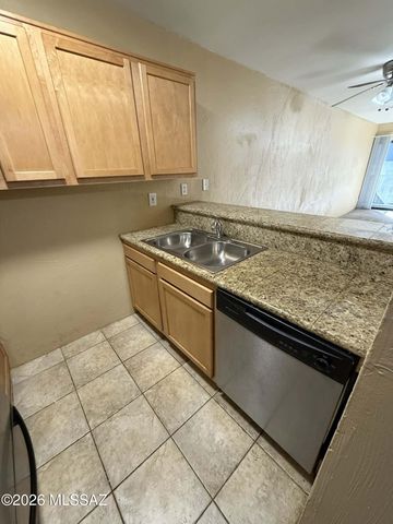 921 N Euclid Ave Unit 216, Tucson, AZ 85719
