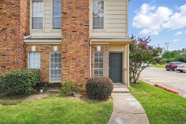 2626 Holly Hall Street 1102, Houston, TX 77054
