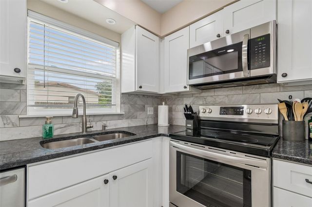 5501 82ND AVENUE N, Pinellas Park, FL 33781