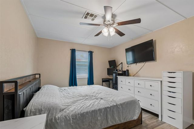 5501 82ND AVENUE N, Pinellas Park, FL 33781