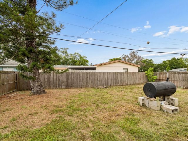 5501 82ND AVENUE N, Pinellas Park, FL 33781