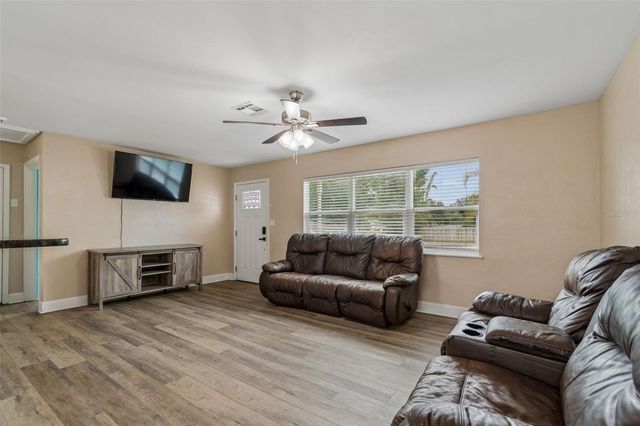 5501 82ND AVENUE N, Pinellas Park, FL 33781