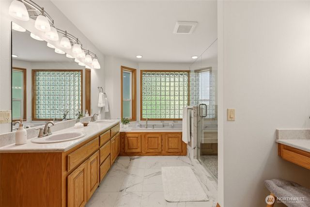 23232 SE 253rd Place, Maple Valley, WA 98038