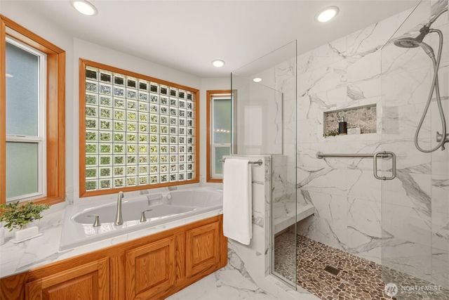 23232 SE 253rd Place, Maple Valley, WA 98038
