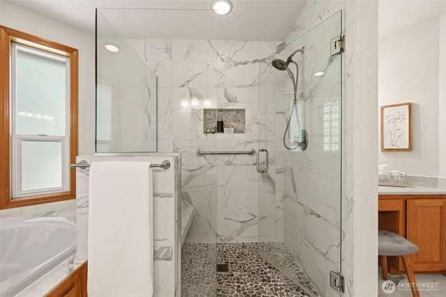 23232 SE 253rd Place, Maple Valley, WA 98038