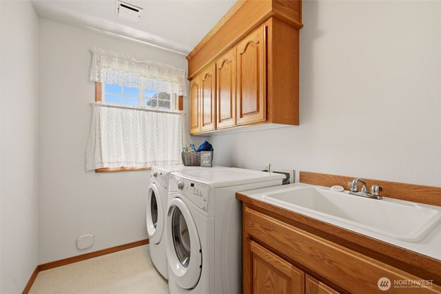 23232 SE 253rd Place, Maple Valley, WA 98038