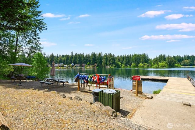 23232 SE 253rd Place, Maple Valley, WA 98038