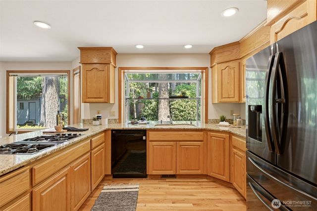23232 SE 253rd Place, Maple Valley, WA 98038