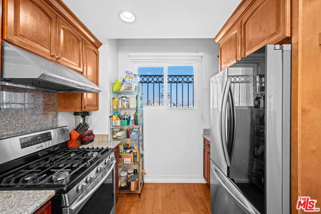 1030 S Norton Avenue 5, Los Angeles, CA 90019
