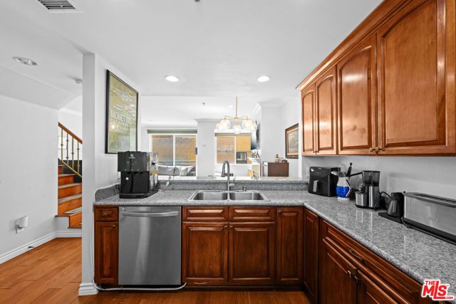 1030 S Norton Avenue 5, Los Angeles, CA 90019