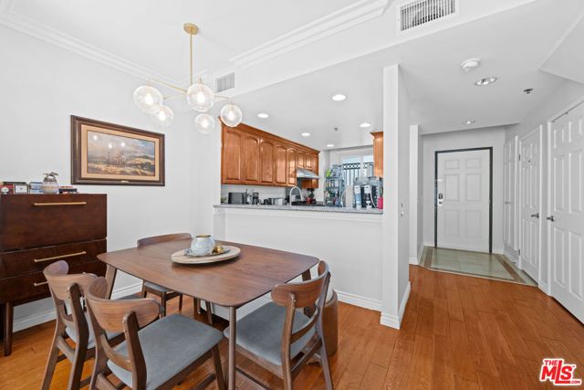 1030 S Norton Avenue 5, Los Angeles, CA 90019