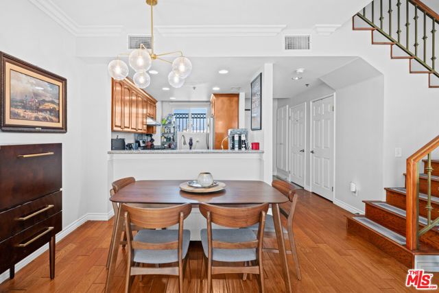 1030 S Norton Avenue 5, Los Angeles, CA 90019
