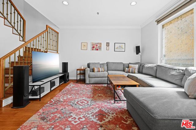 1030 S Norton Avenue 5, Los Angeles, CA 90019