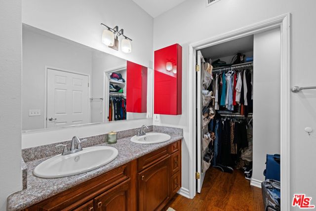 1030 S Norton Avenue 5, Los Angeles, CA 90019