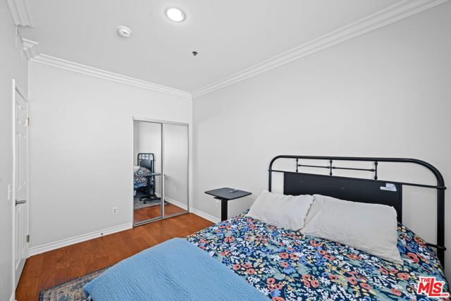 1030 S Norton Avenue 5, Los Angeles, CA 90019