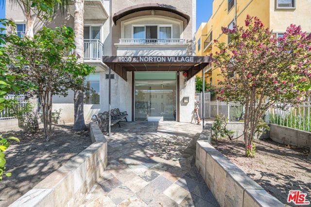 1030 S Norton Avenue 5, Los Angeles, CA 90019