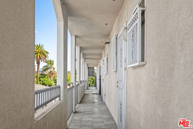 1030 S Norton Avenue 5, Los Angeles, CA 90019