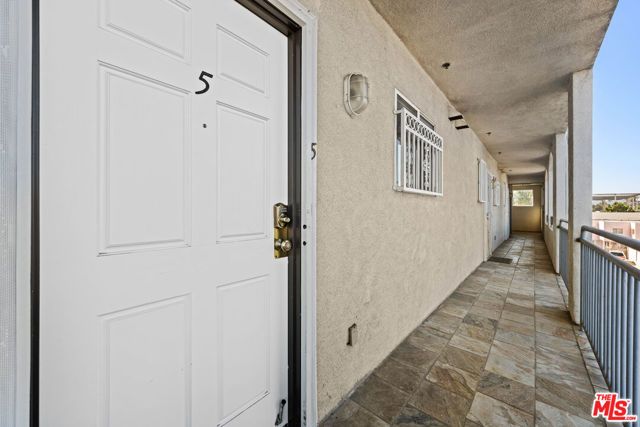 1030 S Norton Avenue 5, Los Angeles, CA 90019