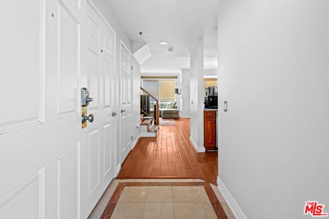 1030 S Norton Avenue 5, Los Angeles, CA 90019