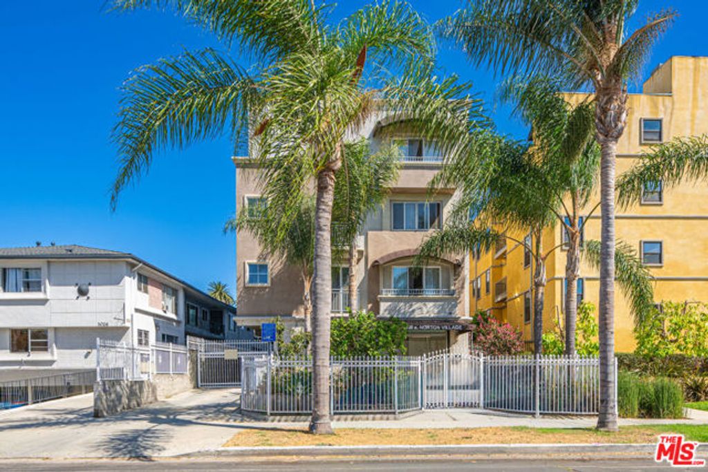 1030 S Norton Avenue 5, Los Angeles, CA 90019