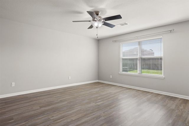 12201 Seacrest Lane, Texas City, TX 77568