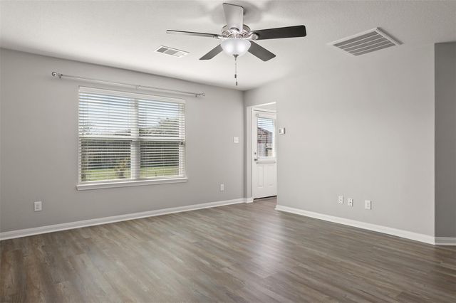 12201 Seacrest Lane, Texas City, TX 77568