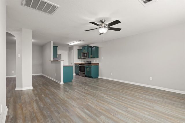 12201 Seacrest Lane, Texas City, TX 77568