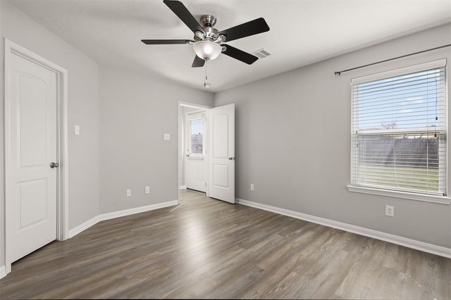 12201 Seacrest Lane, Texas City, TX 77568