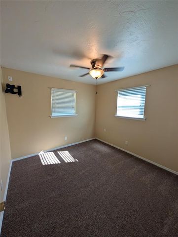 1404 Heather Lane, Moore, OK 73160