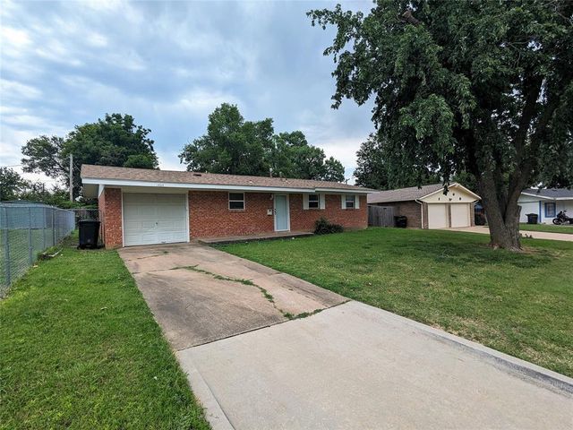 1404 Heather Lane, Moore, OK 73160