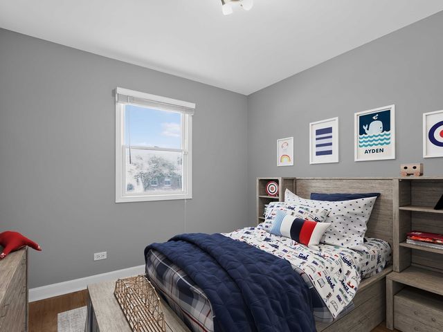 1328 Creighton Avenue, Naperville, IL 60565