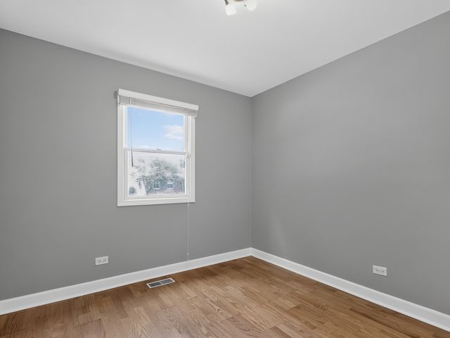 1328 Creighton Avenue, Naperville, IL 60565