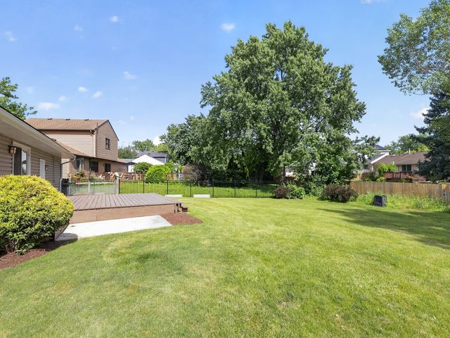 1328 Creighton Avenue, Naperville, IL 60565