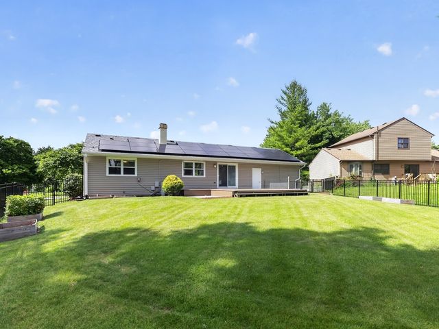 1328 Creighton Avenue, Naperville, IL 60565