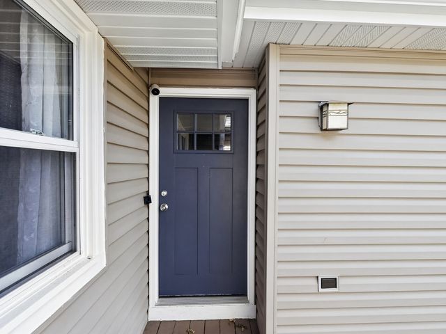 1328 Creighton Avenue, Naperville, IL 60565